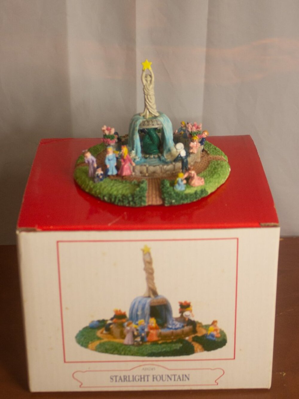Liberty Falls Americana Collection Starlight Fountain Vintage 2001 (AH245)